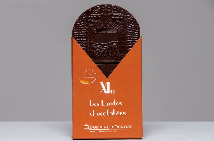 Une plaquette de chocolat XL40.