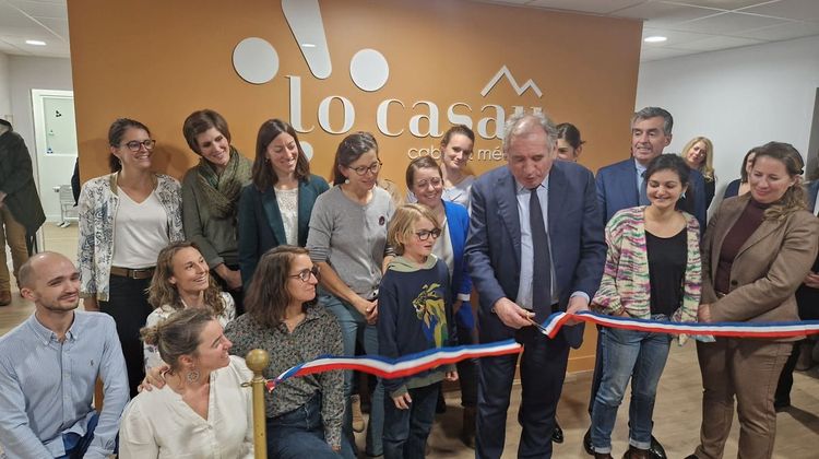 Le maire de Pau François Bayrou inaugure le nouveau centre médical Lo Casau, avenue de l'Europe, à Pau