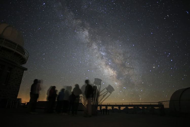 Des scientifiques au Pic du Midi pour observer les étoiles. Photo : Nicolas Bourgeois.