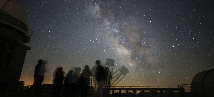 Des scientifiques au Pic du Midi pour observer les étoiles. Photo : Nicolas Bourgeois.