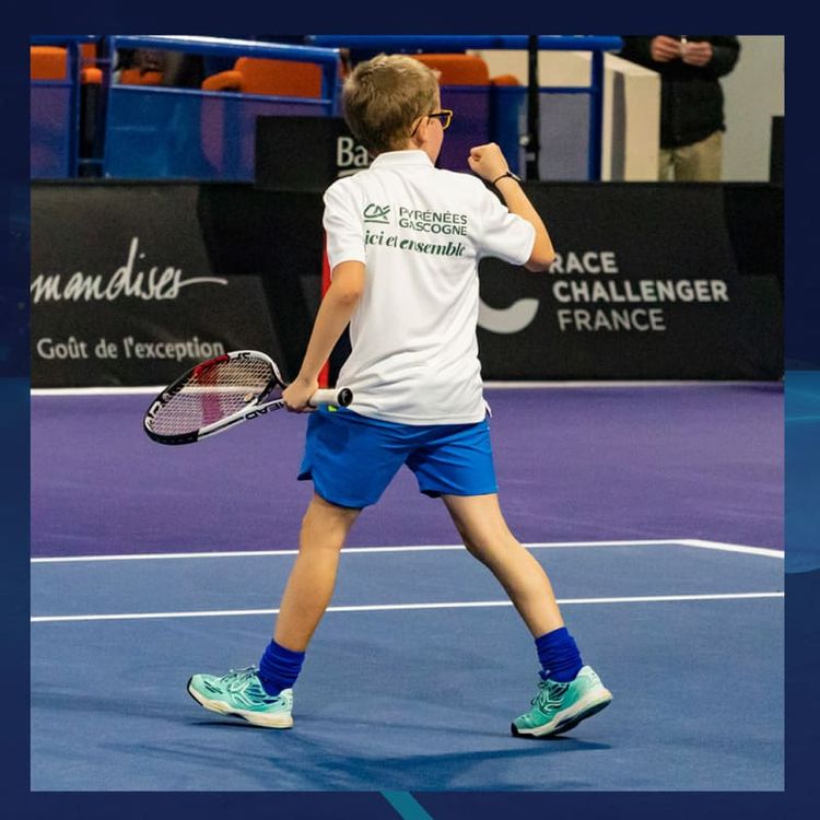 Un des joueurs lors du Défi "Ici et ensemble", pour les jeunes tennismen Béarnais, lors du Teréga Open Pau-Pyrénées.