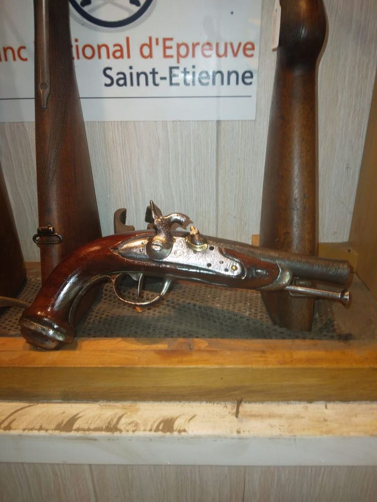 Une arme rénovée par Gérald Lagouanère dans son atelier.