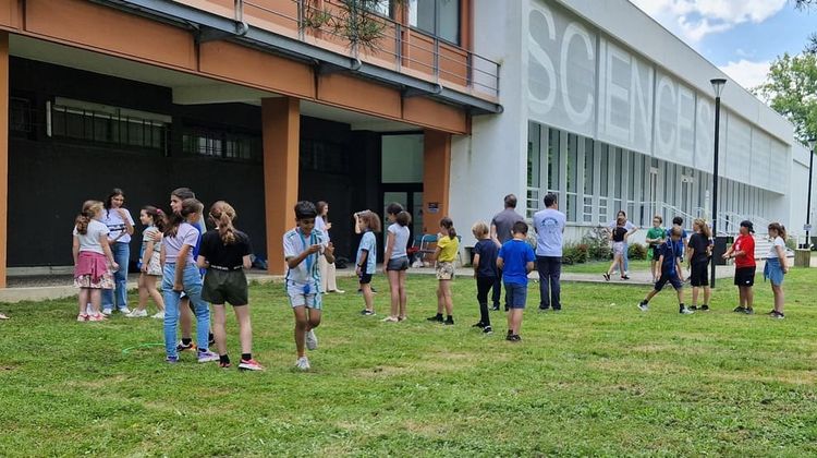 Les enfants participants à un atelier lors de la deuxième édition du Campus des enfants, à  Pau.