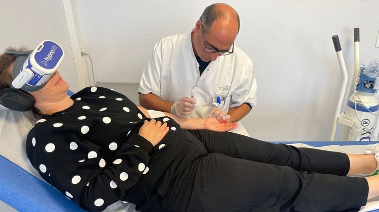 Le docteur Julien Tujague, chef du service de Soins Médicaux et de Réadaptation (SMR) mention système nerveux du Centre Hospitalier de la Côte Basque.