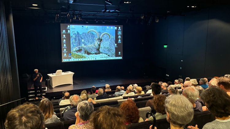 Une des rencontres du festival Pyrénéen de l'Image Nature de Cauterets.