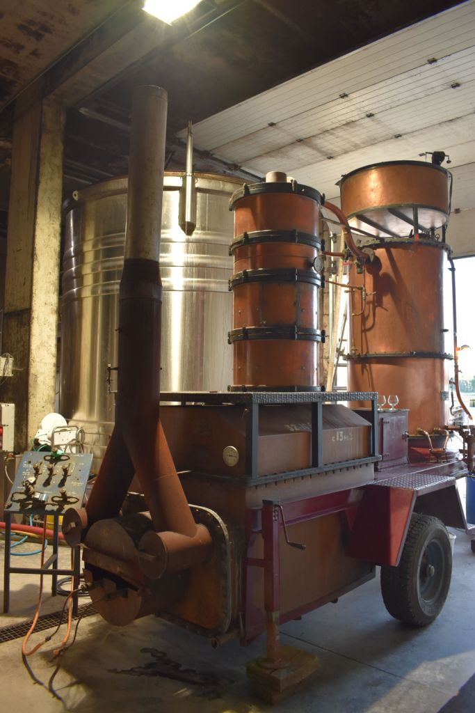 L'alambic ambulant prêt pour la distillation