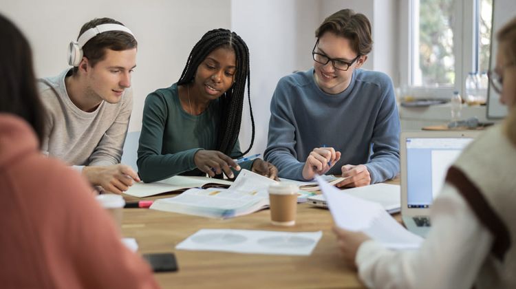 Des étudiants-entrepreneurs.