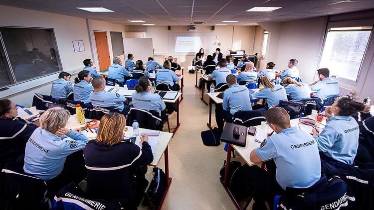 Formation de gendarmes à l'accueil des victimes de violences conjugales ou intrafamiliales. Crédit photo :  SIRPAG - MAJ.F. BALSAMO