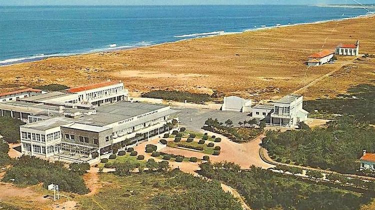 RETOUR À LA NATURE – Démolition de l’ancien Institut hélio-marin à Labenne