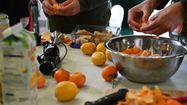 Le Pavé dans la poêle propose des ateliers et conférences cuisinés autour de l'alimentation végétale.