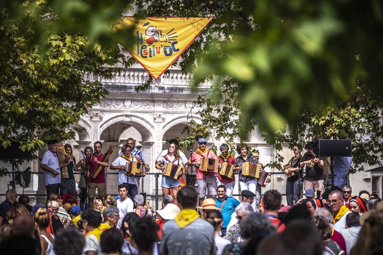 La compagnie Los Menestrèrs seront encore de la partie lors de la 20e édition du festival Hestiv'Oc, à Pau. Crédit photo : AdrienBasse-Cathalinat