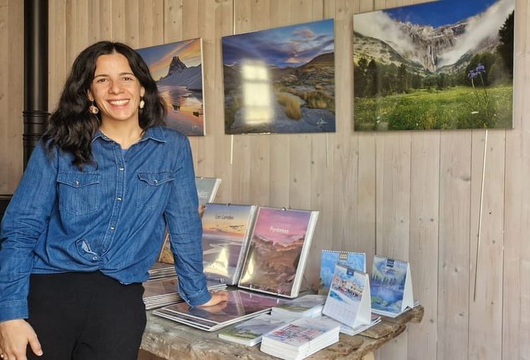 Julia Zamora, la nouvelle gérante de la maison d'édition Gypaète, à Pau.
