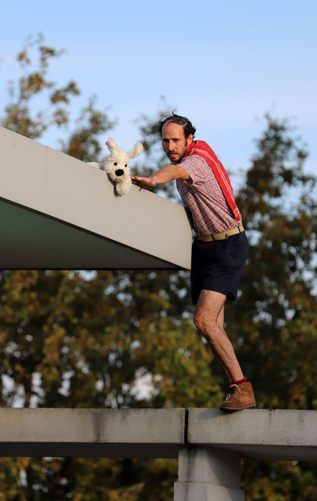 Le spectacle Chien, de la Compagnie Qui s'y Colle. Crédit photo : Henry Boulic