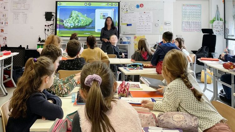 La solution Mathia Éducation, imaginée par Prof en Poche.
