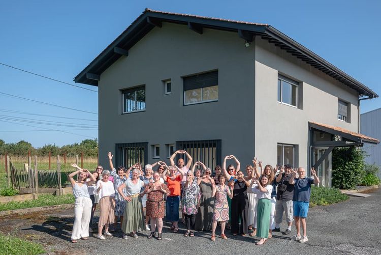 L'équipe de la Maison Goxa Leku, au Pays basque.
