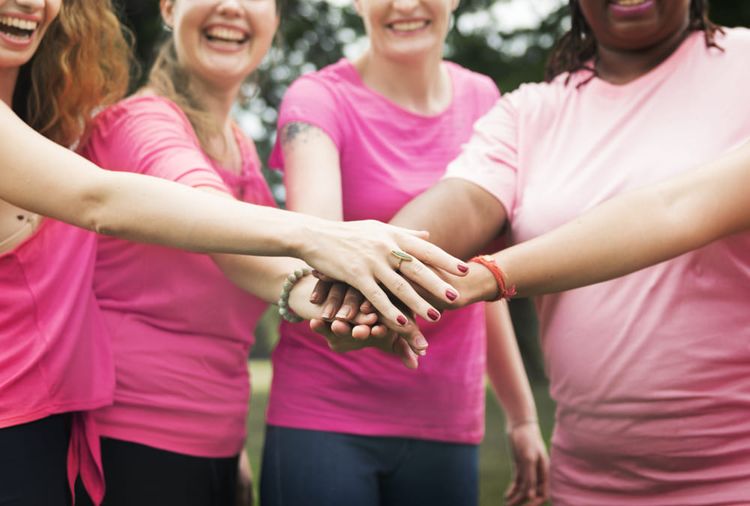 Une course lors d'Octobre Rose, le mois de lutte contre le cancer du sein.