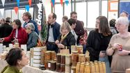 Les visiteurs lors de la première édition du Salon Made In France Tarbes. Crédit photo : burgersphotos.