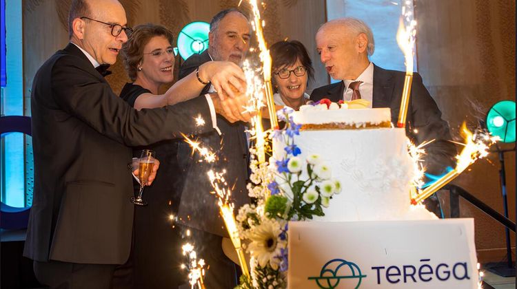 Les anciens président du groupe Teréga célèbrent les 80 ans de l'entreprise, aux côtés de Carolle Foissaud, la nouvelle PDG de Teréga.