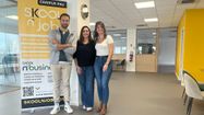 L'équipe de Skool n'job à Pau, Antoine Truccolo, conseiller apprentissage et référent handicap, Alexandra Boisson, chargée développement et Marie Baey, la directrice.