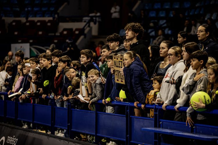 Le jeune public venu rencontrer les participants du Teréga Open Pau-Pyrénées. Crédit photo : Alexis Atteret