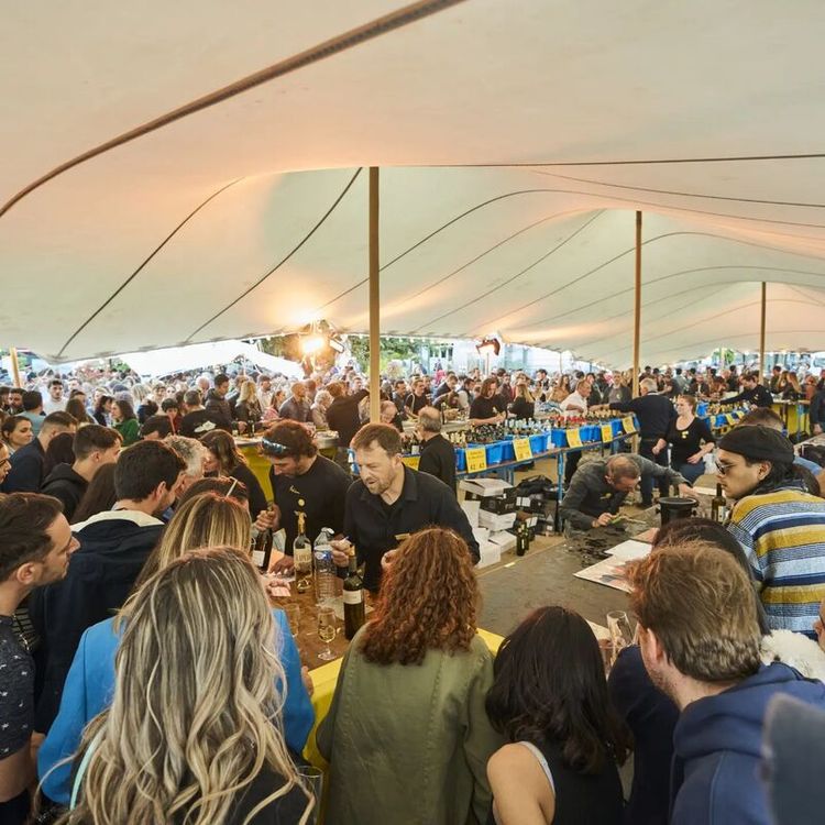 Les Vingerons du Jurançon organisent chaque année depuis cinq ans La Terrasse du Jurançon, un événement convivial à Pau autour de leurs productions.