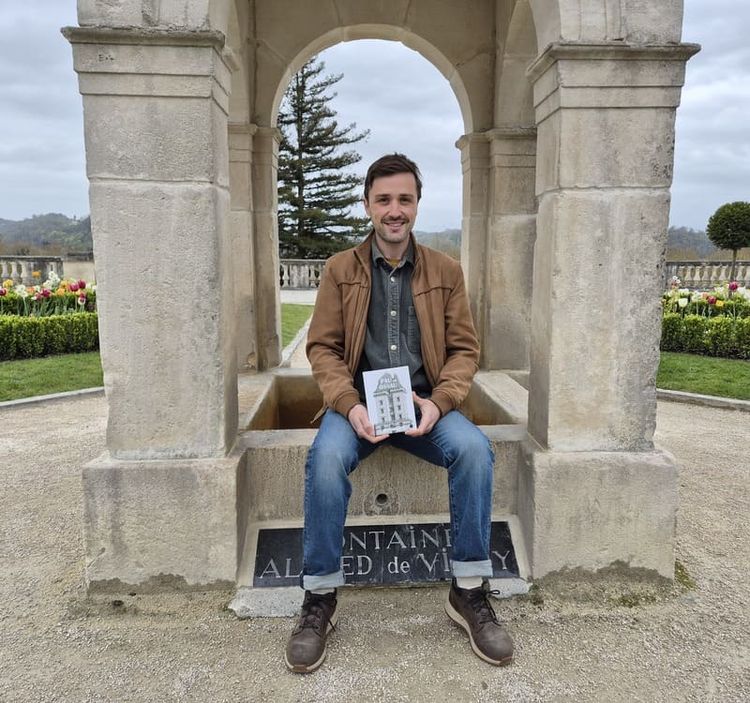 Florian Moyen-Péhau, auteurs et instagrameur Béarnais, passionné par l'histoire locale.