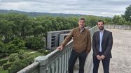 Pierre Brossolet, président du pôle Avenia et Thibaut Heimermann, directeur général, lors de la présentation de l'édition 2026 de GéoDays, à Pau.
