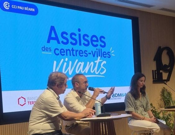 Jean-Louis Caldéroni, maire de Bizanos, et Bernard Peyroulet, maire de Sauvagnon, témoignent de l'accompagnement de la CCI Pau Béarn pour le développement de leurs centres-villes.