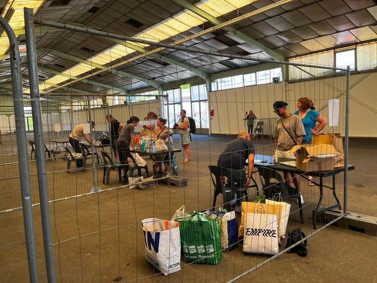 Le pôle Ossau du Parc des Expositions de Pau a été mobilisé pour une collecte de dons destinés aux sinistrés des incentdies des Landes et de Gironde.