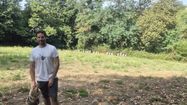 Julien Clament, apiculteur et gérant des Ruchers du Gave, en Béarn.