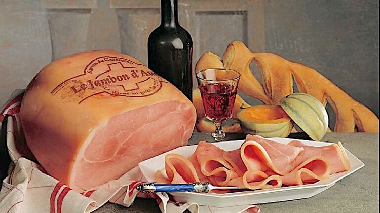 1500 COUPS DE POUCE – La famille Ageorges porte le Jambon d’Auch